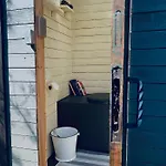 Tikavaelja Glamping *