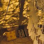 豪华帐篷 Tikavaelja Glamping Kirikukula (Parnu)