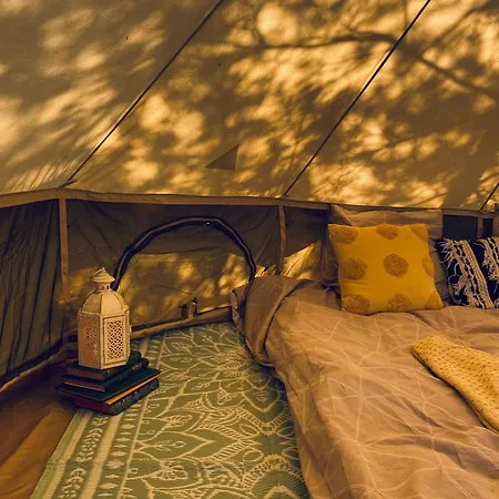 Tikavaelja Glamping
