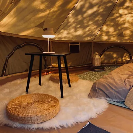 Tikavaelja Glamping