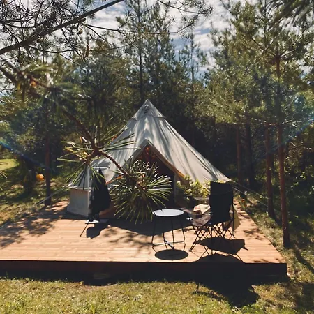 Tikavaelja Glamping *
