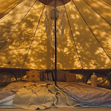 Tikavaelja Glamping Luxury tent