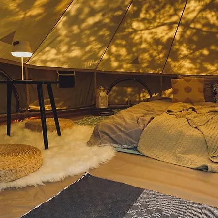 Luxury tent Tikavaelja Glamping *